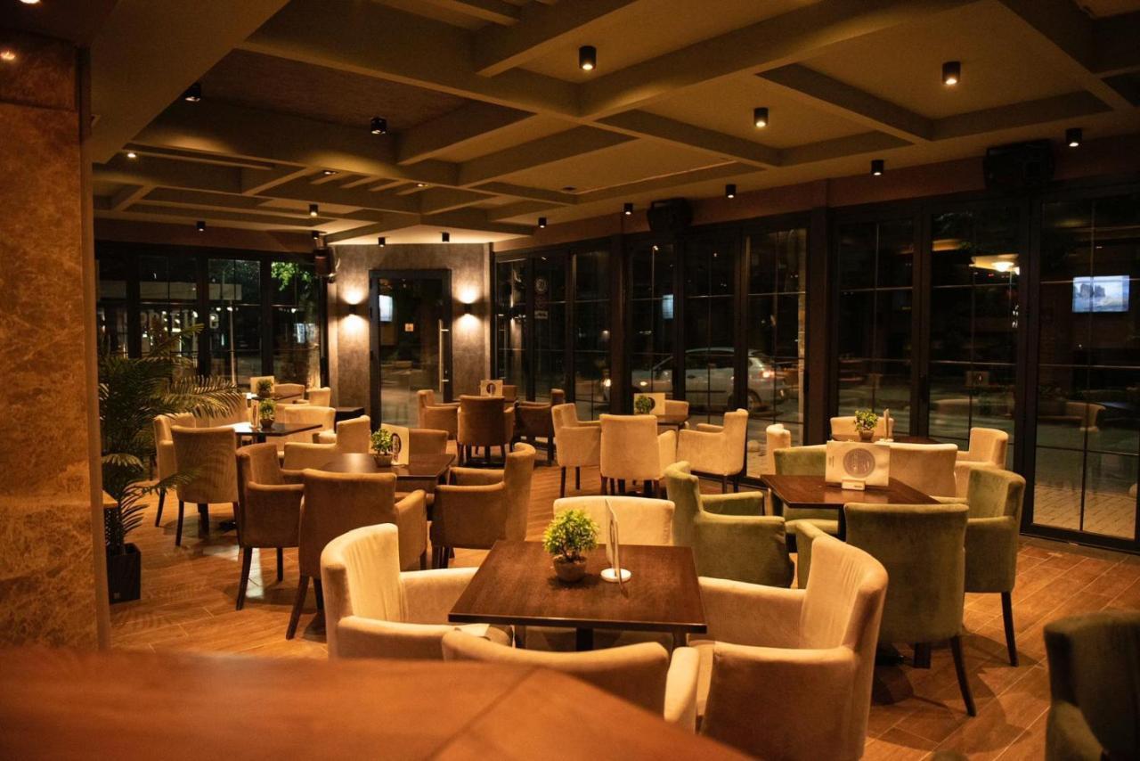 Griffon Bar Food Apartments Struga Exterior foto