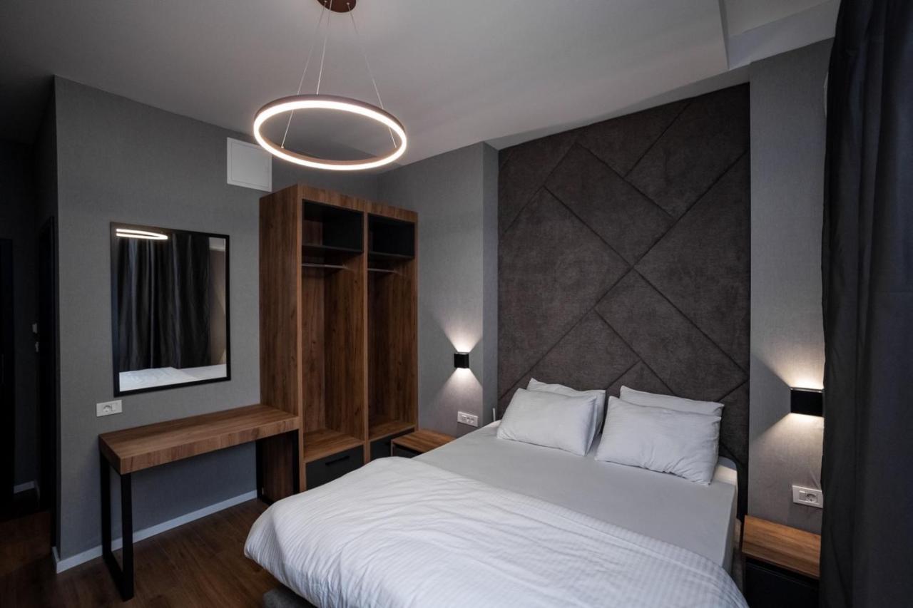 Griffon Bar Food Apartments Struga Exterior foto