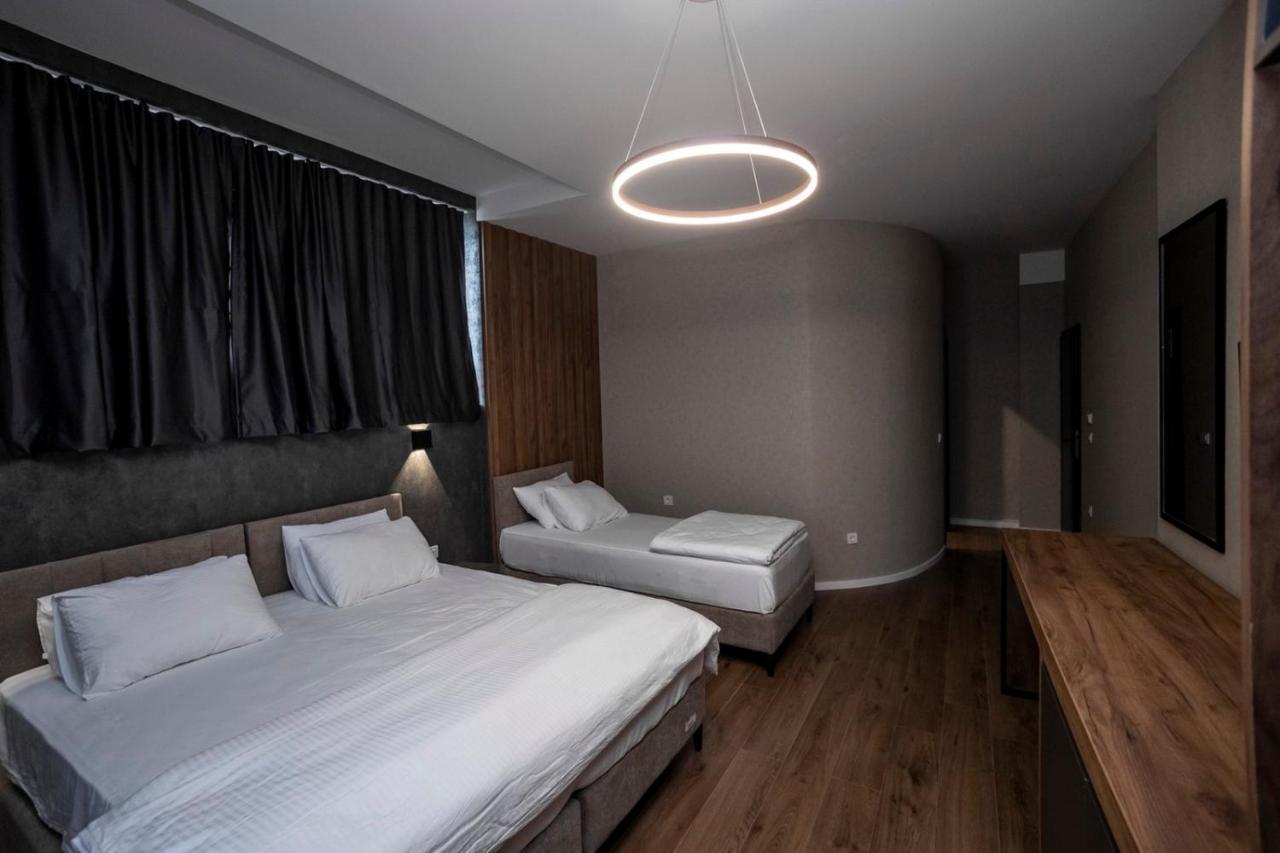 Griffon Bar Food Apartments Struga Exterior foto