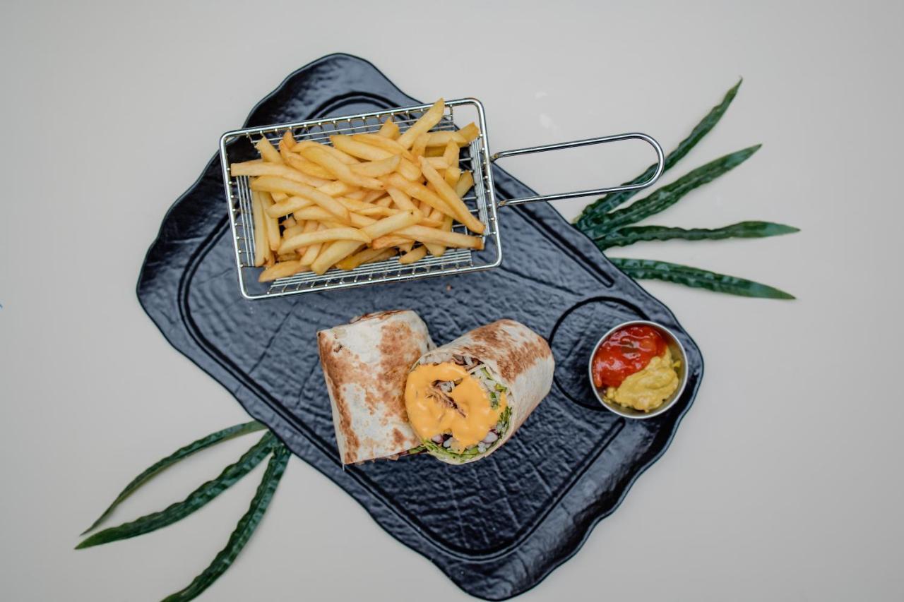 Griffon Bar Food Apartments Struga Exterior foto
